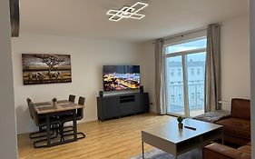 Große Wohnung mit XXl-Balkon in Schwerin Mitte
